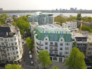 EIN STEINWURF ZUR ALSTER